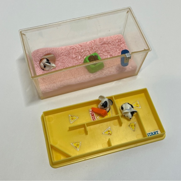 Kenner Littlest Pet Shop LPS 1993 Itsy Bitsy Mouse Cheesy Maze Black White Mice - Picture 2 of 8